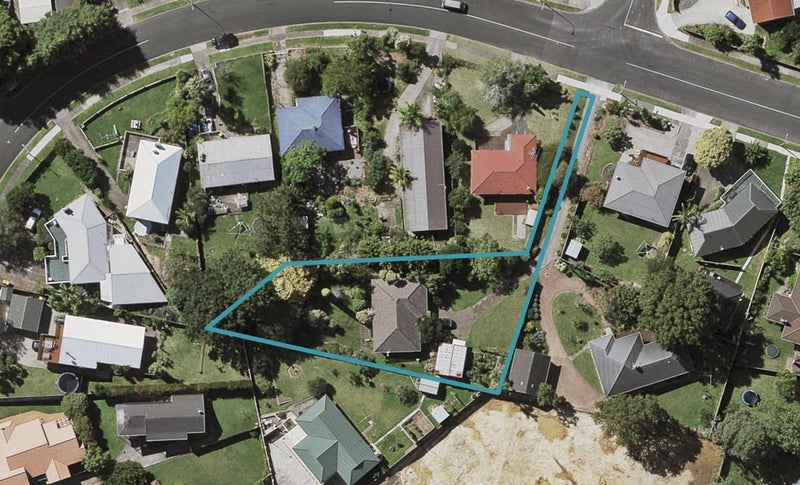66 Cardiff Road, Pakuranga, Auckland - Carousel 1