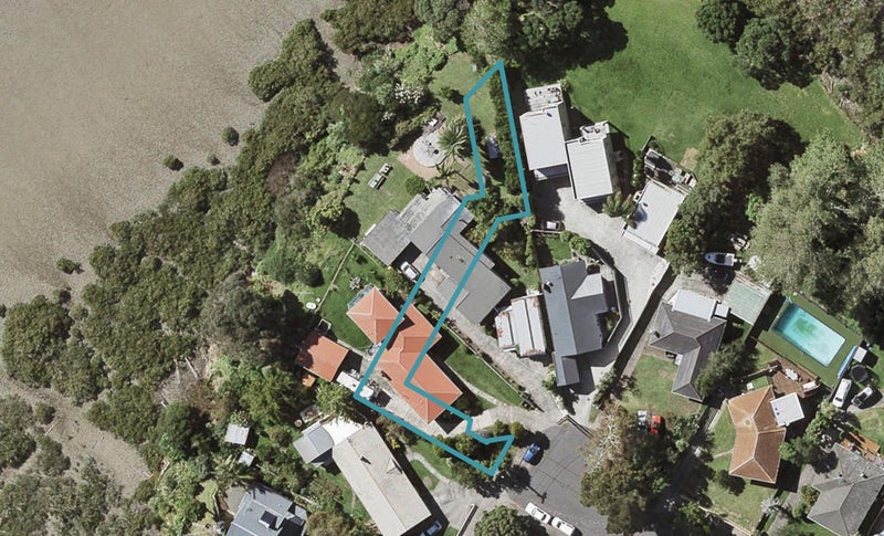 13 Seaside Place, Pakuranga, Auckland - Carousel 1