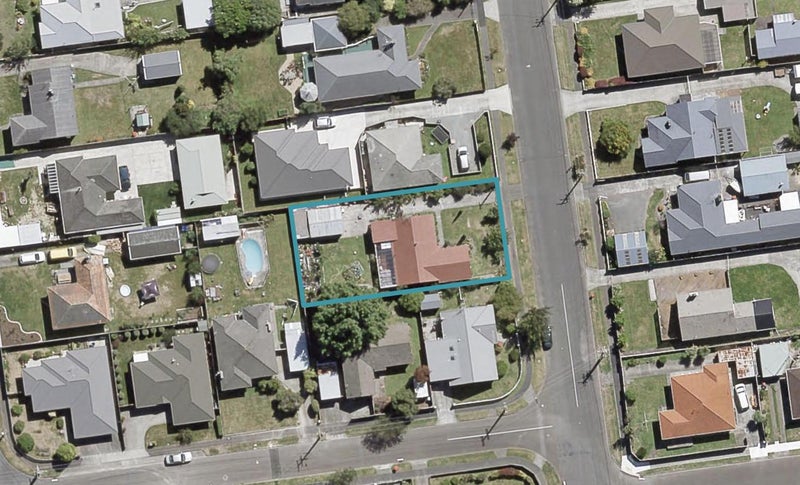 10 Fraser Crescent, Elderslea, Upper Hutt - Carousel 1
