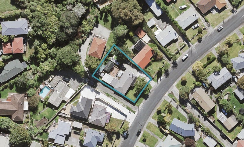 12 Kirby Street, Glendene, Auckland - Carousel 1