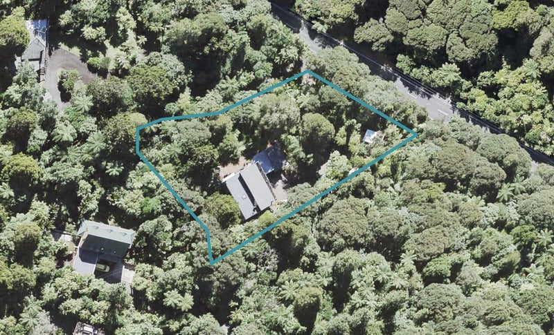 434 Scenic Drive, Waiatarua, Auckland - Carousel 1