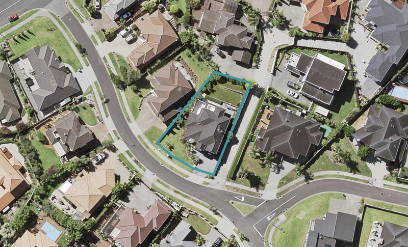 8 Bejoy Rise, East Tamaki Heights, Manukau - Carousel 1