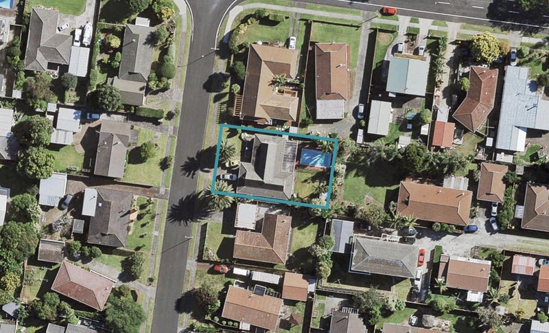4 Booker Place, Weymouth, Auckland - Carousel 1
