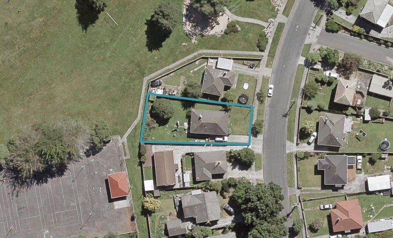 47 Molesworth Street, Taita, Lower Hutt - Carousel 1
