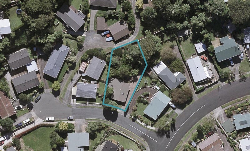 4 Waterloo Place, Westown, New Plymouth - Carousel 1