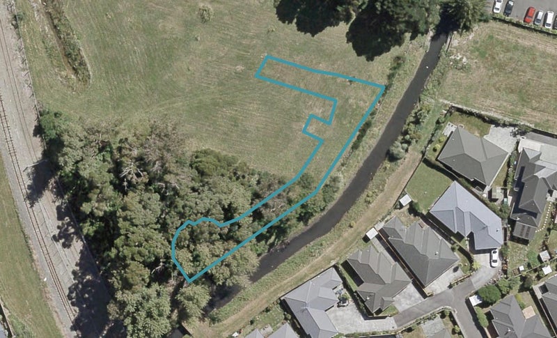 2 Kauamo Close, Waiwhetu, Lower Hutt - Carousel 1