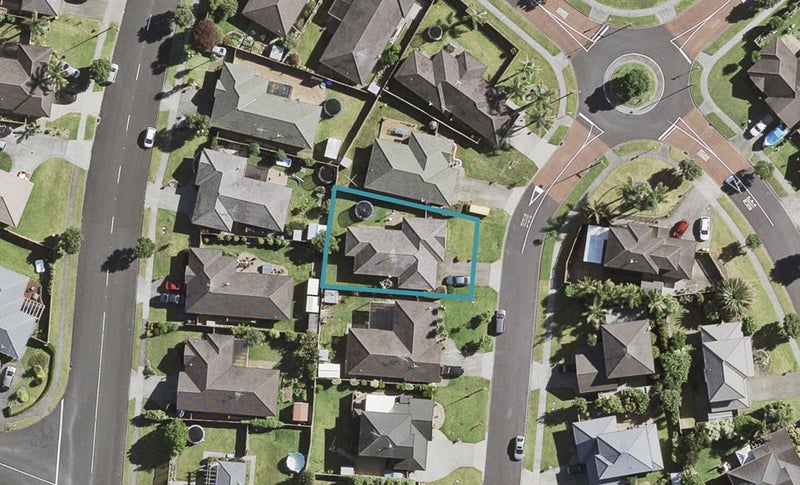 5 Ashkirk Place, Wattle Downs, Auckland - Carousel 1