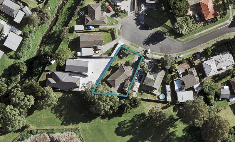 8 Kendall Court, Wattle Downs, Auckland - Carousel 1