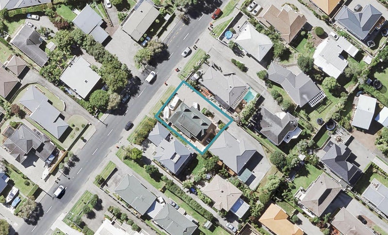68A Browns Bay Road, Rothesay Bay, Auckland - Carousel 1