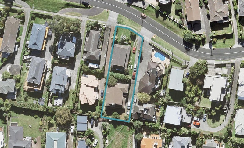 2/11 Orchard Road, Browns Bay, Auckland - Carousel 1
