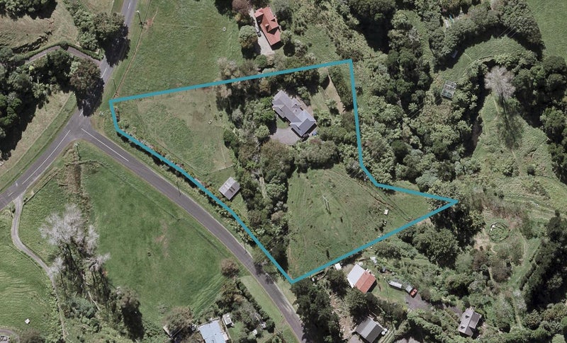 11 Hadley Drive, Ridgewood, New Plymouth - Carousel 1