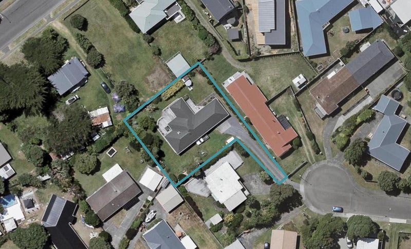 71 Ngapaki Street, Waikanae Beach, Waikanae - Carousel 1