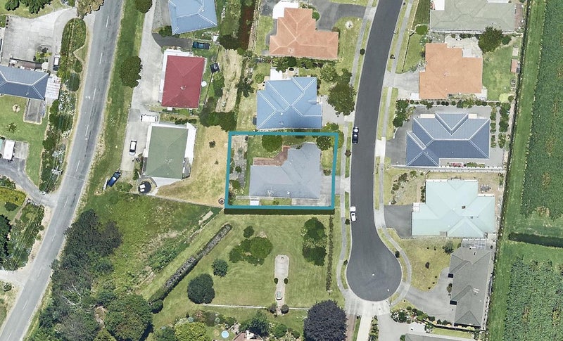 16 Corwen Avenue, Hairini, Tauranga - Carousel 1