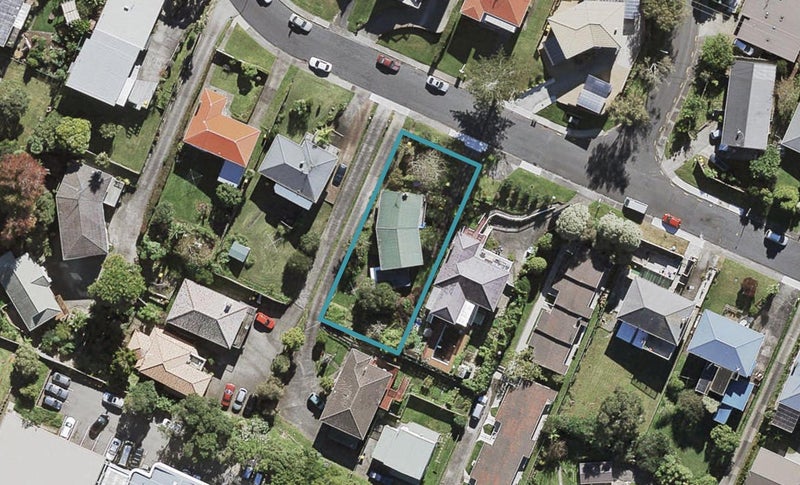 15 Camelot Place, Glenfield, Auckland - Carousel 1
