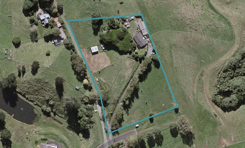 15 Freeth Drive, Ridgewood, New Plymouth - Carousel 1