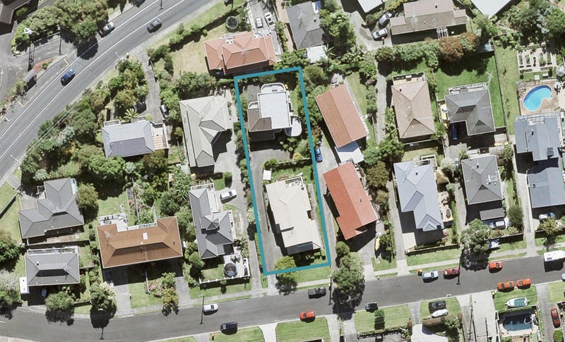 1/8 Ridge Road, Waiake, Auckland - Carousel 1