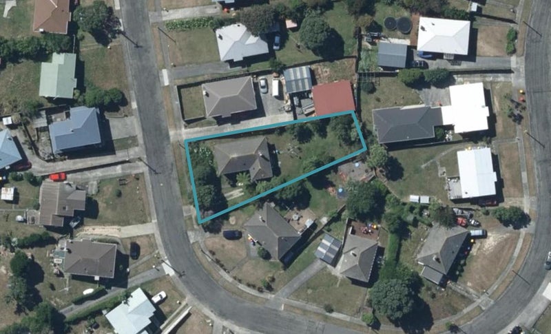 64 Waiuta Street, Titahi Bay, Porirua - Carousel 1