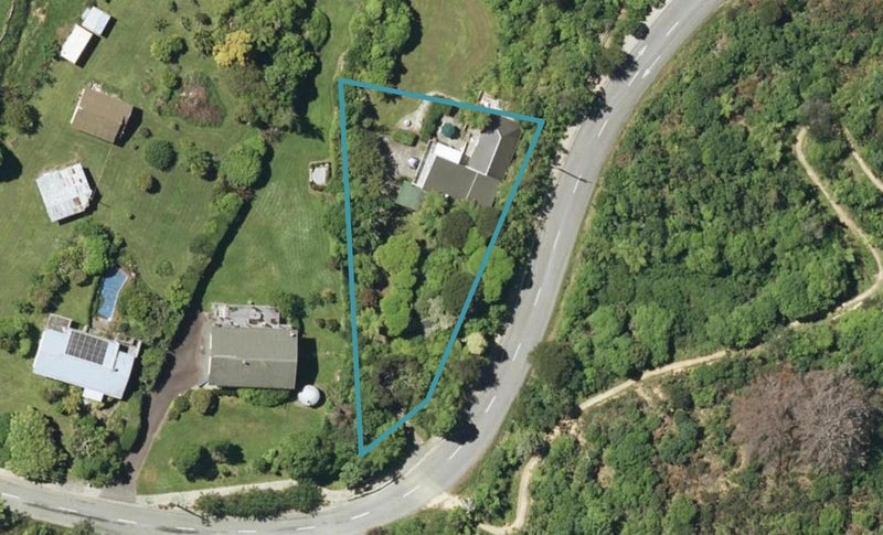 2335 Queen Charlotte Drive, Ngakuta Bay - Carousel 1
