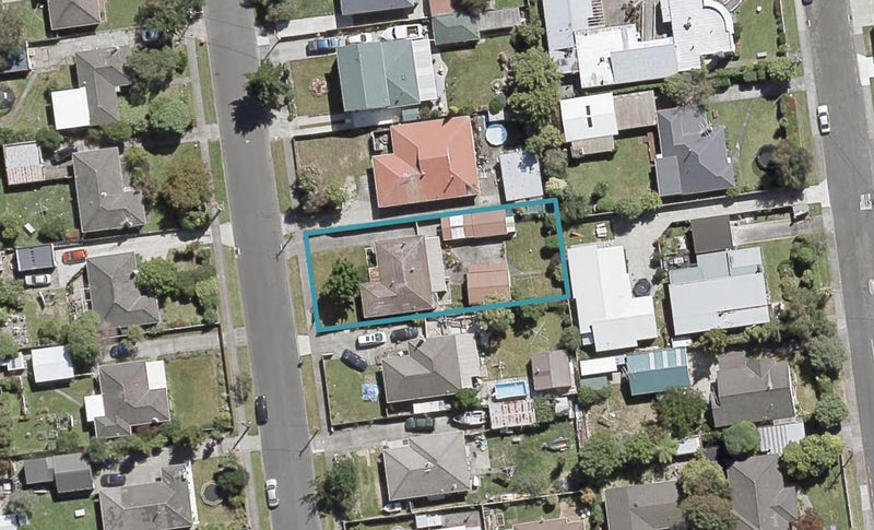 32 Routley Crescent, Elderslea, Upper Hutt - Carousel 1