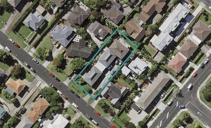1/5 Belmont Terrace, Milford, Auckland - Carousel 1