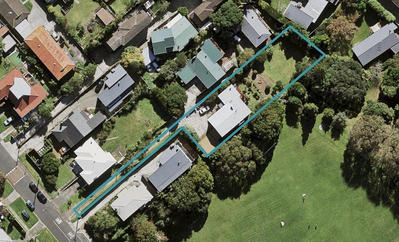 12 Belfast Street, Hillsborough, Auckland - Carousel 1