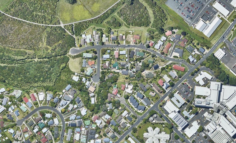 8 Neil Place, Gate Pa, Tauranga - Carousel 1