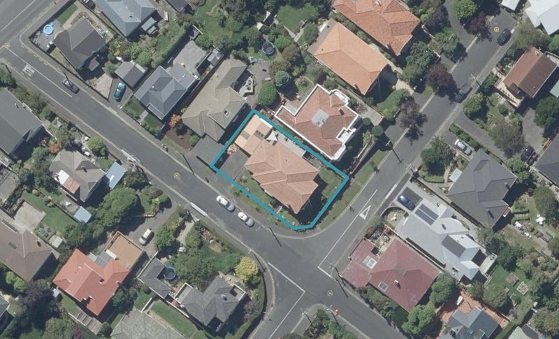 15 Lothian Street, Maori Hill, Dunedin - Carousel 1