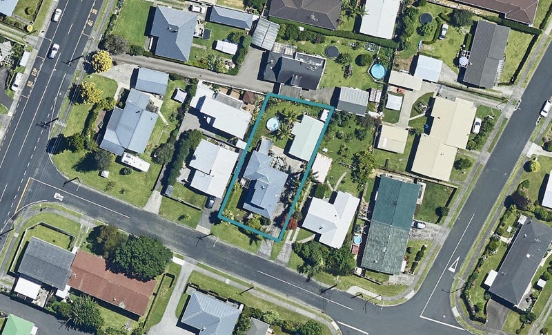 8 Keilor Road, Otumoetai, Tauranga - Carousel 1