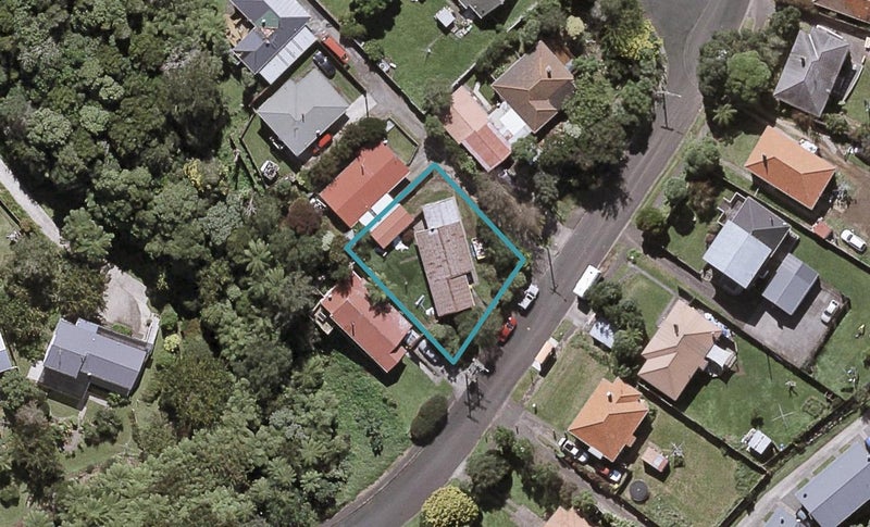 102 Glenpark Avenue, Frankleigh Park, New Plymouth - Carousel 1