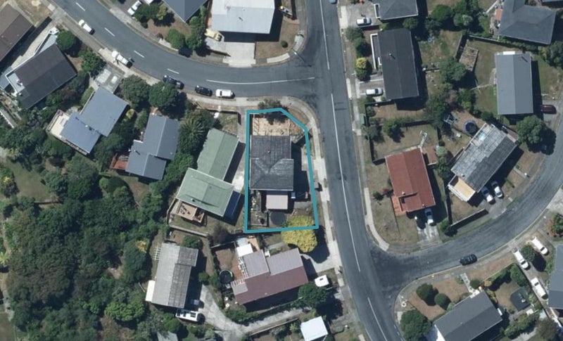 2 Tweed Road, Papakowhai, Porirua - Carousel 1