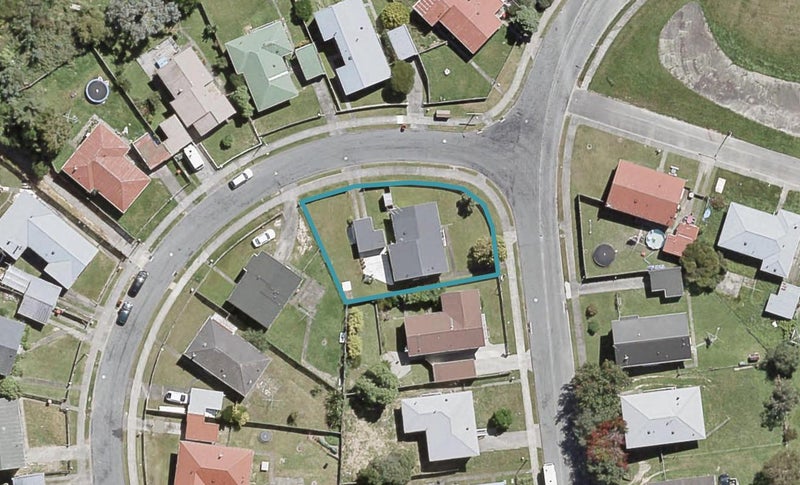 33 Speargrass Grove, Timberlea, Upper Hutt - Carousel 1