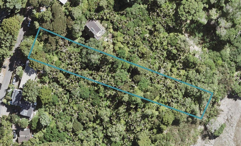 54 Kauri Point Road, Laingholm, Auckland - Carousel 1