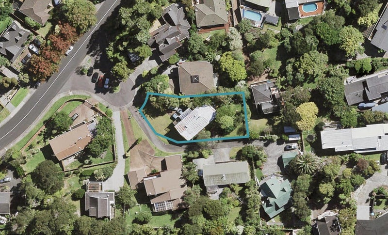 94 Daffodil Street, Titirangi, Auckland - Carousel 1