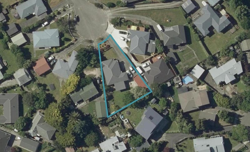 16 Miles Place, Awapuni, Palmerston North - Carousel 1