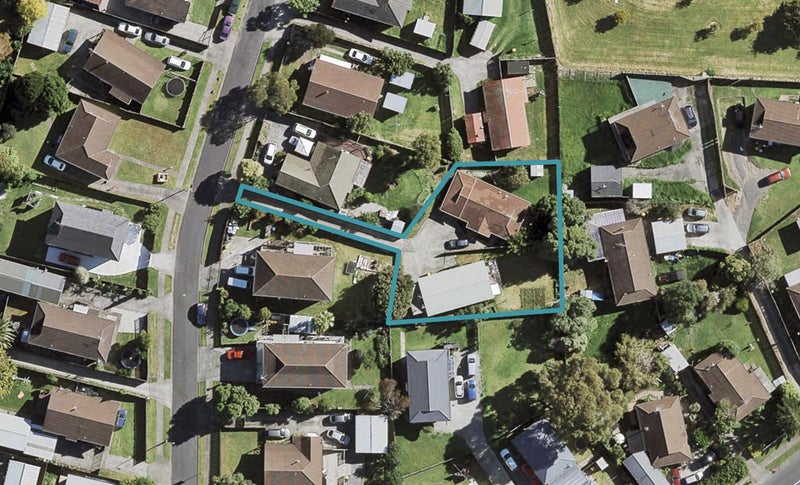 2/10 Southview Place, Wattle Downs, Auckland - Carousel 1