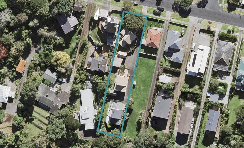 2/35 Beach Haven Road, Beach Haven, Auckland - Carousel 1