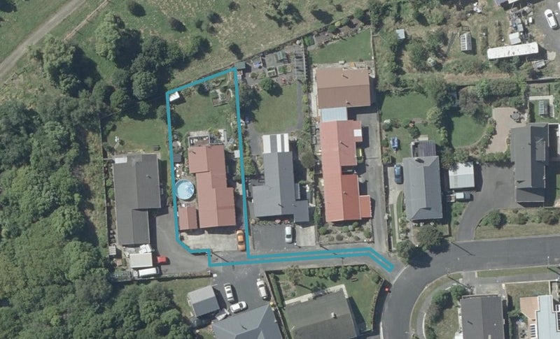 19 Clariton Avenue, Green Island, Dunedin - Carousel 1