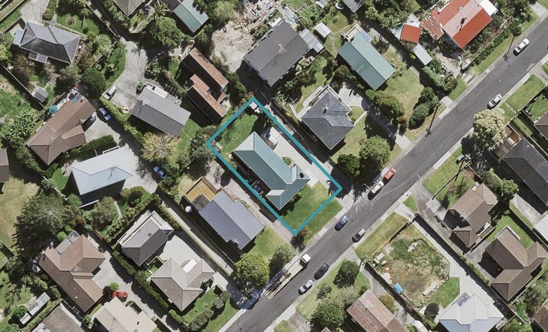 15 Anne Road, Hillcrest, Auckland - Carousel 1