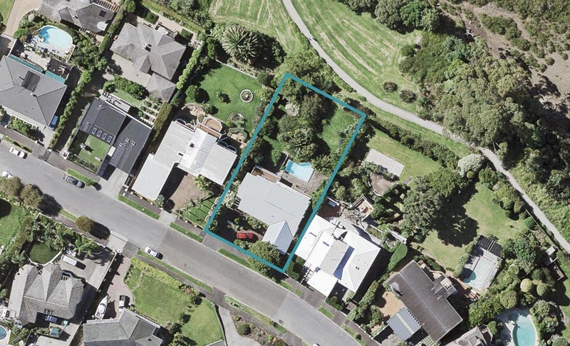 16 Vista Crescent, Glendowie, Auckland - Carousel 1