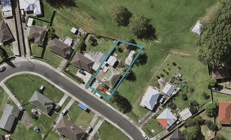 13 Velvet Crescent, Otara, Auckland - Carousel 1