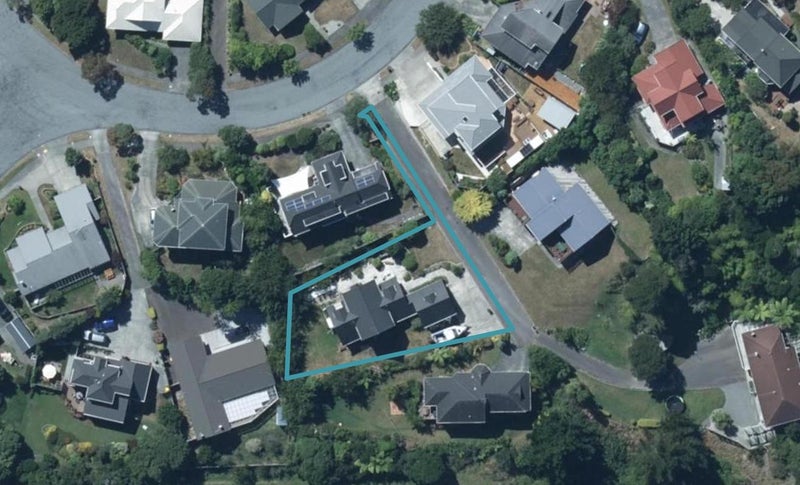 33 Saunders Close, Whitby, Porirua - Carousel 1