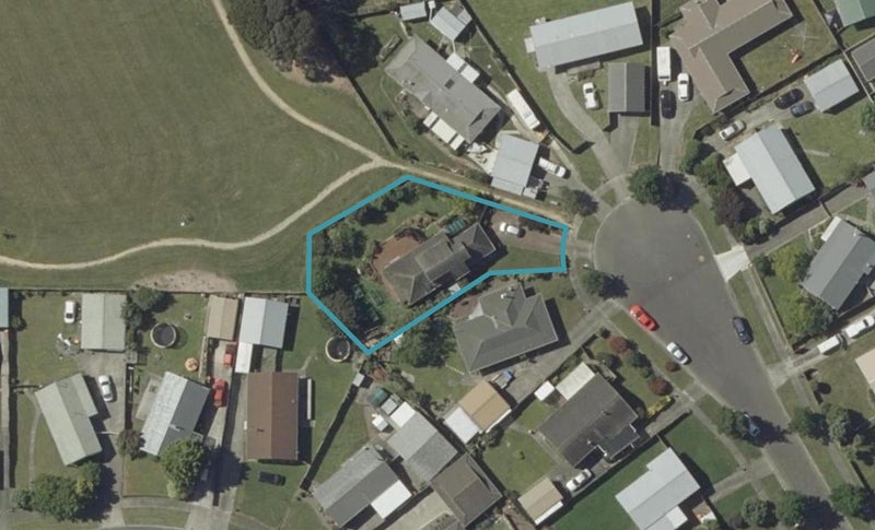 8 Gladys Place, Kelvin Grove, Palmerston North - Carousel 1