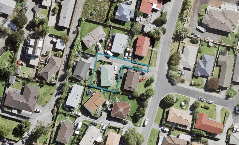 11 Selak Place, Glen Eden, Auckland - Carousel 1