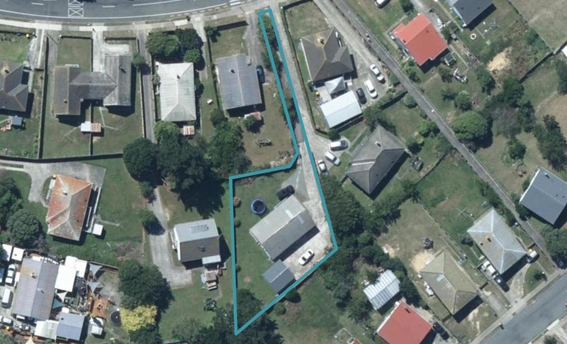 20 Corinna Street, Waitangirua, Porirua - Carousel 1