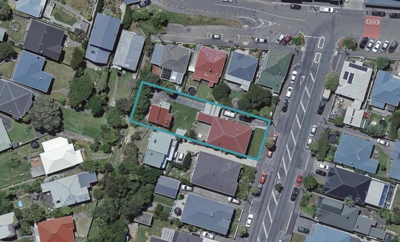 8 Derwent Street, Island Bay, Wellington - Carousel 1