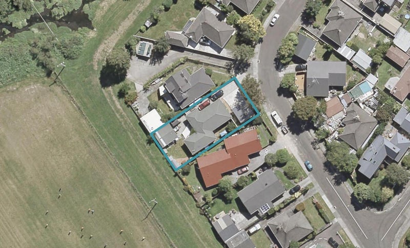 39 Perry Street, Heretaunga, Upper Hutt - Carousel 1