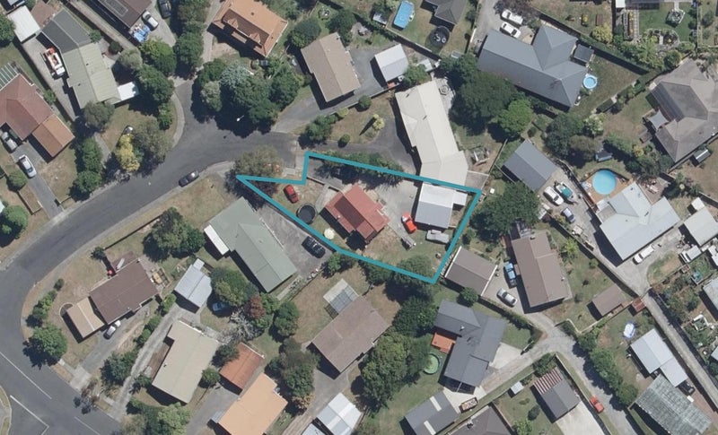 6 Dale Place, St Andrews, Hamilton - Carousel 1