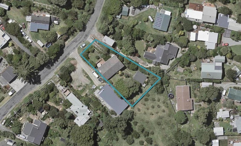 21 Forest Road, Raumati South, Paraparaumu - Carousel 1