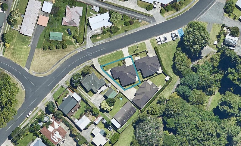 20B Robins Road, Judea, Tauranga - Carousel 1