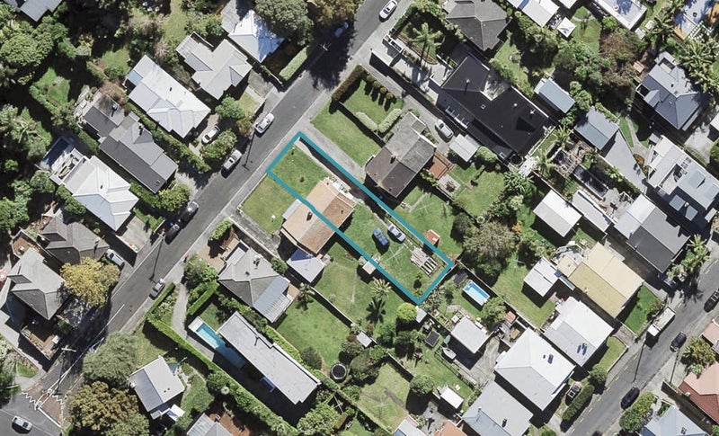 9 Livingstone Street, Westmere, Auckland - Carousel 1